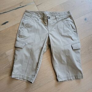 Mountain Hardwear Shorts Women's sz 8 Hiking Bermuda Cargo Shorts Women's sz 8